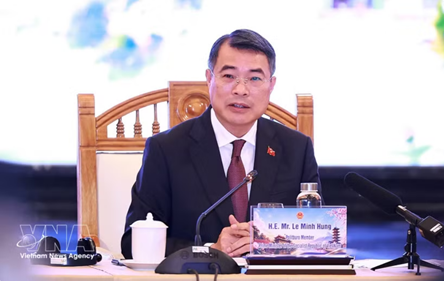 PM calls for Viet Nam-Japan investment ties to evolve into co-development partnership